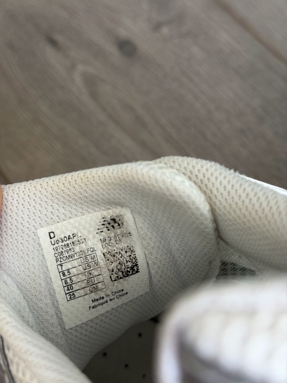 New Balance 530 White, Silver & Green Kids' Athletic Sneakers - Picture 7 of 7